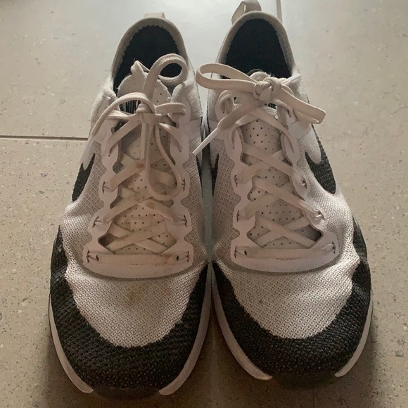 Nike Zoom Dynamic - Picture 2 of 10